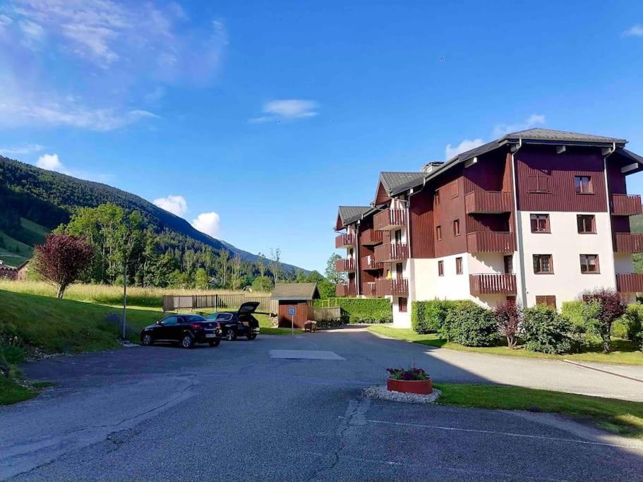 Charmant Appartement Au Pied Des Pistes De Lelex Bagian luar foto